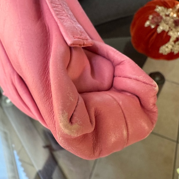 Gucci Pink Leather Hysteria Clutch - Picture 6 of 13